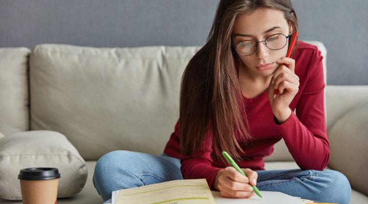 Job étudiant baby sitter