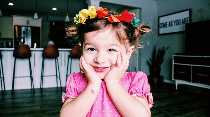 faire une couronne de fleur avec un enfant